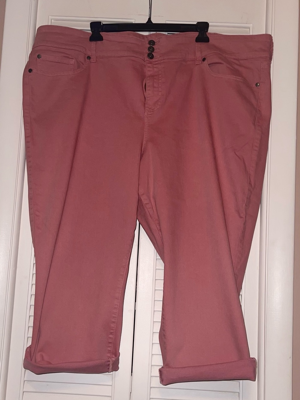 Torrid Rose-Pink Cropped Jeans